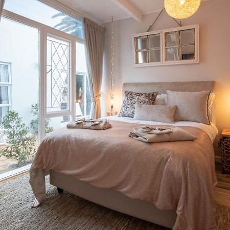 Salt Boutique Guesthouse By Curiocity (Adults Only) Bloubergstrand Buitenkant foto